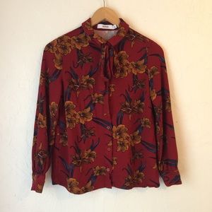 🌸 JUSTFAB burgundy floral tie neck blouse Size M